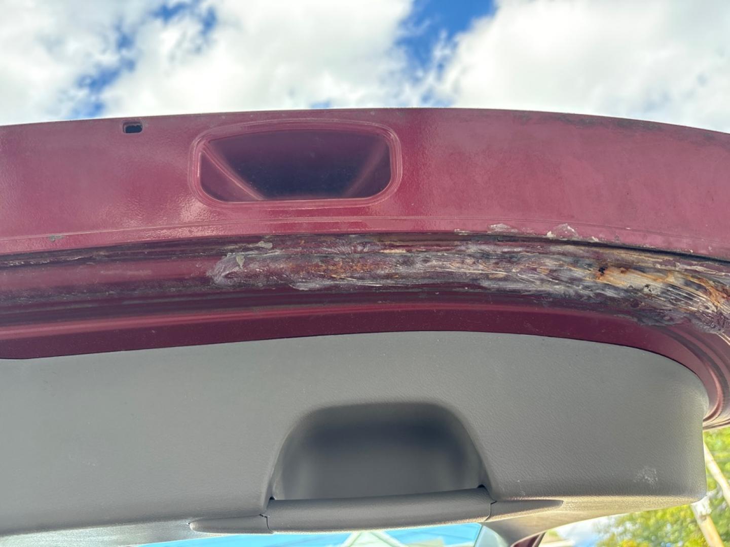 2010 RED HONDA CR-V LX (5J6RE4H31AL) with an 2.4L engine, Automatic transmission, located at 503 First Street, Canonsburg, PA, 15317, (724) 745-0566, 40.266006, -80.178413 - THIS VEHICLE IS BEING SOLD UNDER CONSIGNMENT- Photo#17