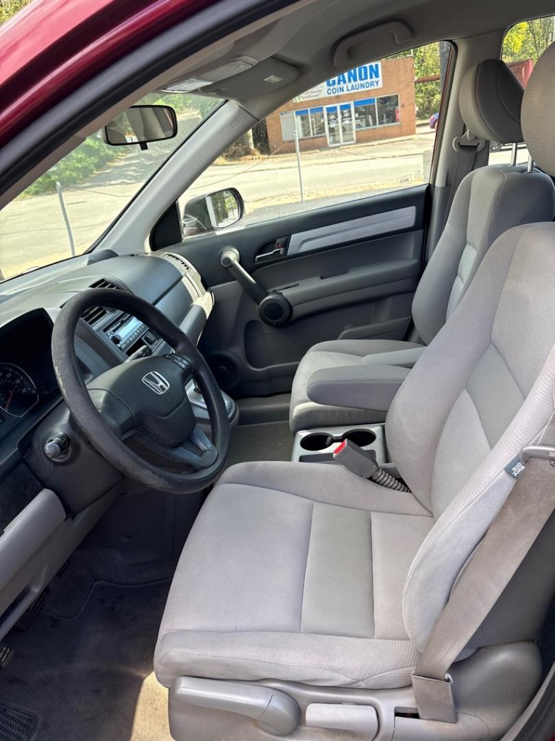 2010 RED HONDA CR-V LX (5J6RE4H31AL) with an 2.4L engine, Automatic transmission, located at 503 First Street, Canonsburg, PA, 15317, (724) 745-0566, 40.266006, -80.178413 - THIS VEHICLE IS BEING SOLD UNDER CONSIGNMENT- Photo#21