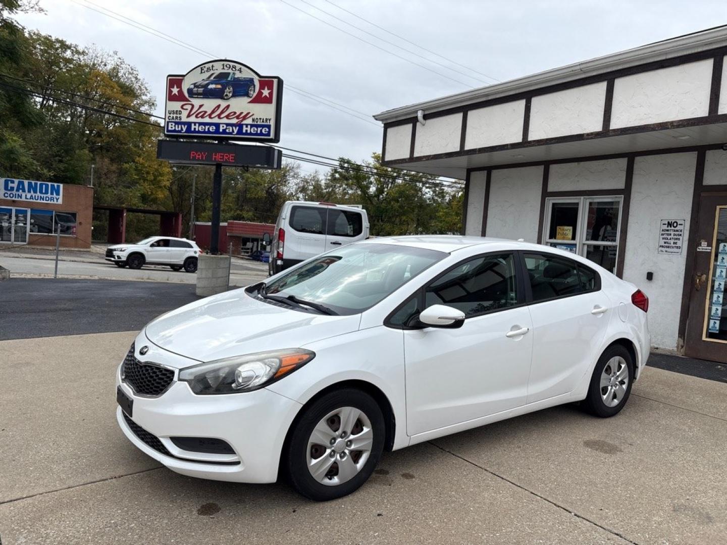 2016 WHITE KIA FORTE LX (KNAFX4A66G5) with an 1.8L engine, Automatic transmission, located at 503 First Street, Canonsburg, PA, 15317, (724) 745-0566, 40.266006, -80.178413- Photo#0