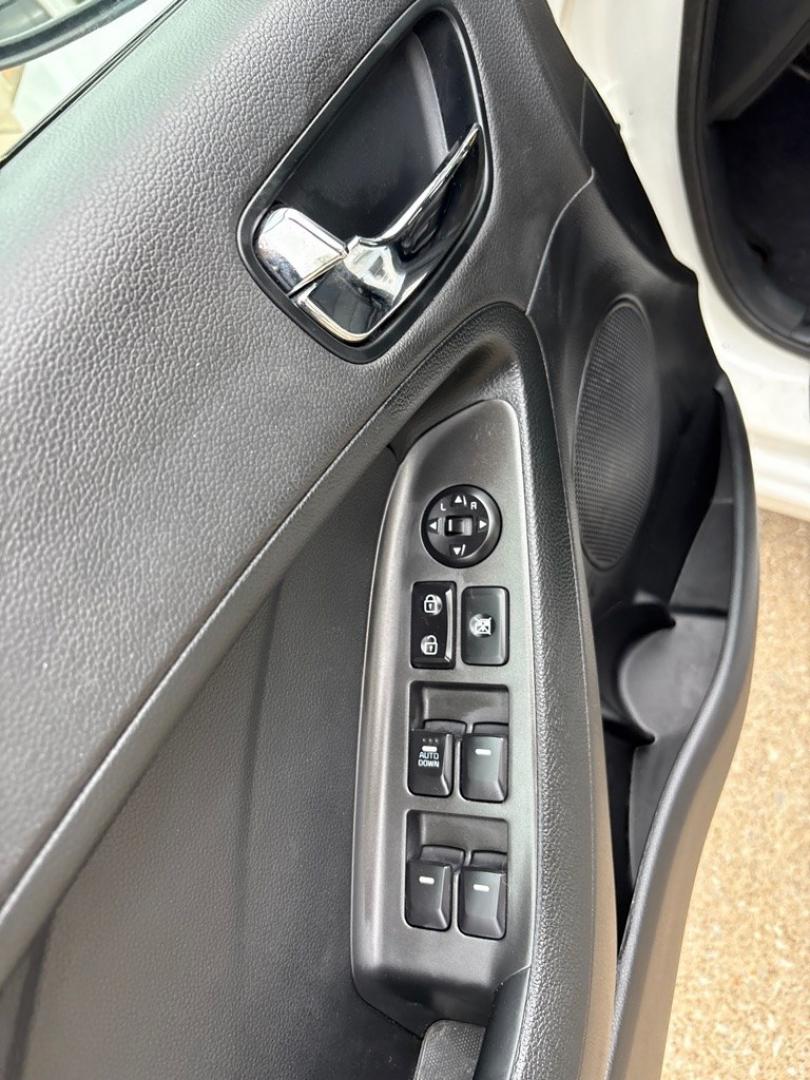 2016 WHITE KIA FORTE LX (KNAFX4A66G5) with an 1.8L engine, Automatic transmission, located at 503 First Street, Canonsburg, PA, 15317, (724) 745-0566, 40.266006, -80.178413- Photo#20