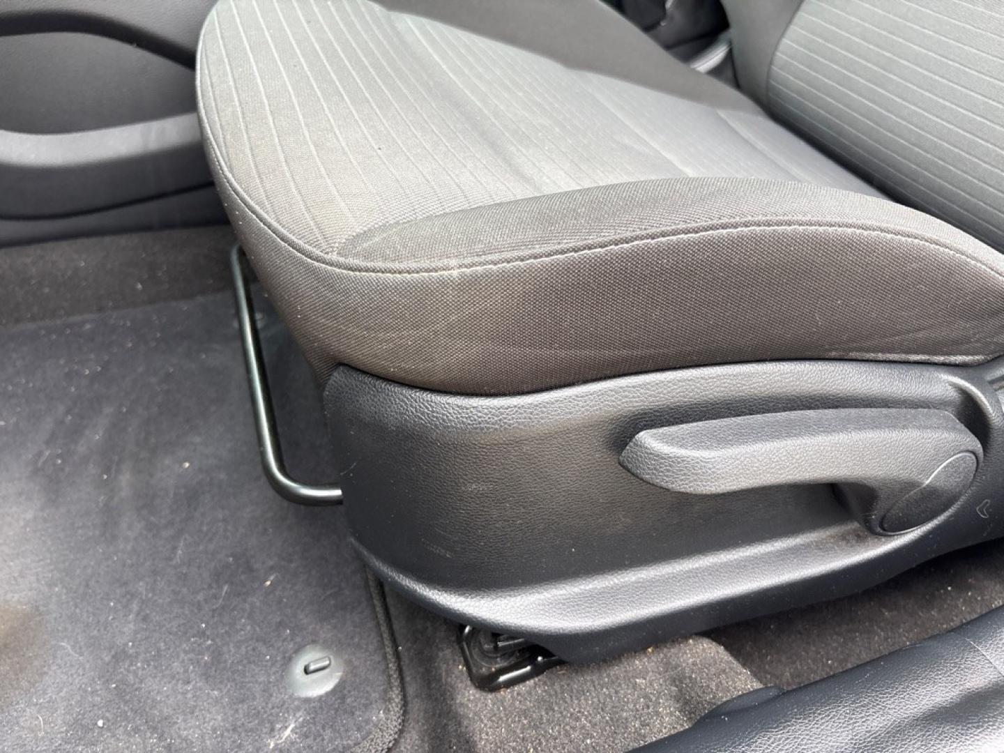 2016 WHITE KIA FORTE LX (KNAFX4A66G5) with an 1.8L engine, Automatic transmission, located at 503 First Street, Canonsburg, PA, 15317, (724) 745-0566, 40.266006, -80.178413- Photo#21