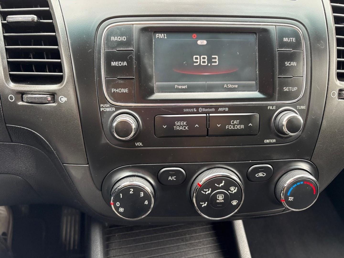 2016 WHITE KIA FORTE LX (KNAFX4A66G5) with an 1.8L engine, Automatic transmission, located at 503 First Street, Canonsburg, PA, 15317, (724) 745-0566, 40.266006, -80.178413- Photo#27