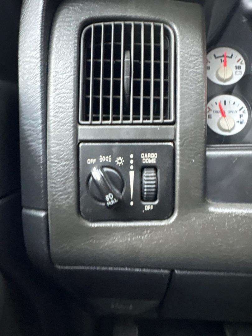 2005 DODGE RAM 3500 ST (3D7MS48C95G) with an 5.9L engine, Automatic transmission, located at 503 First Street, Canonsburg, PA, 15317, (724) 745-0566, 40.266006, -80.178413- Photo#29