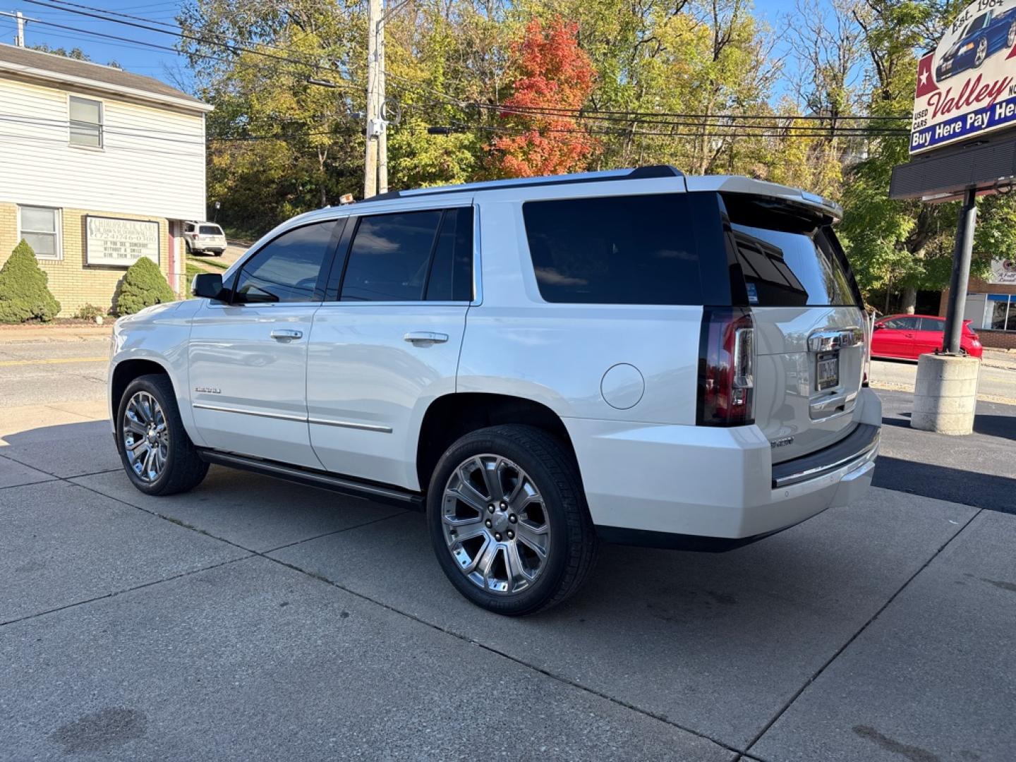 2015 WHITE GMC YUKON DENALI (1GKS2CKJ3FR) with an 6.2L engine, Automatic transmission, located at 503 First Street, Canonsburg, PA, 15317, (724) 745-0566, 40.266006, -80.178413 - THIS VEHICLE IS UNDER CONSIGNMENT CLEAN CAR FAX! ONE OWNER! SUPER CLEAN! MUST SEE! BOSE SURROUND SOUND 3RD ROW 2ND ROW CAPTAIN CHAIRS REAR ENTERTAINMENT TOW PACKAGE SUNROOF HEATED LEATHER SEATS NAVIGATION REAR VIEW CAMERA TRI-ZONE CLIMATE CONTROL WIRELESS CHARGING REMOTE START POWE- Photo#2