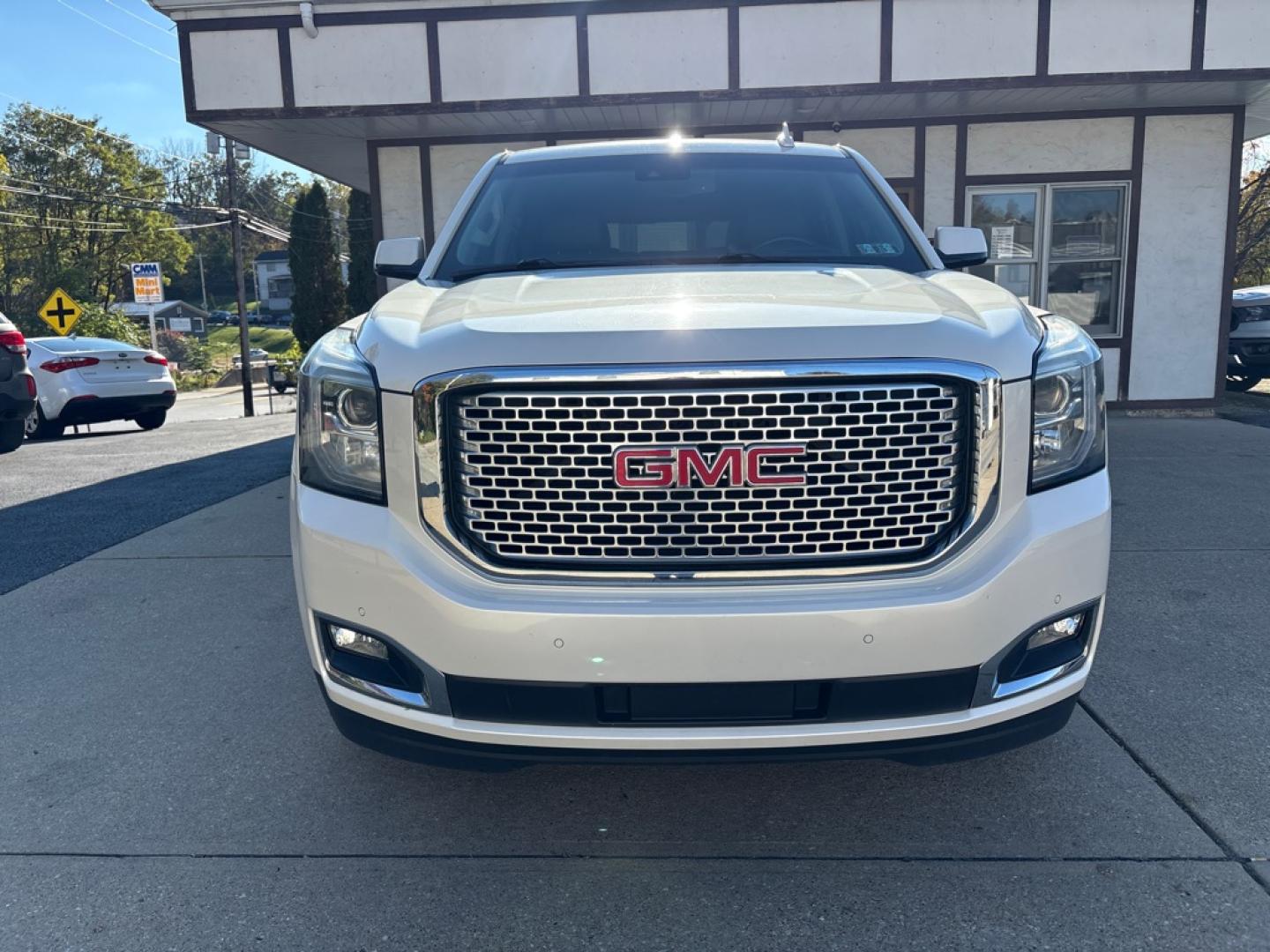 2015 WHITE GMC YUKON DENALI (1GKS2CKJ3FR) with an 6.2L engine, Automatic transmission, located at 503 First Street, Canonsburg, PA, 15317, (724) 745-0566, 40.266006, -80.178413 - THIS VEHICLE IS UNDER CONSIGNMENT CLEAN CAR FAX! ONE OWNER! SUPER CLEAN! MUST SEE! BOSE SURROUND SOUND 3RD ROW 2ND ROW CAPTAIN CHAIRS REAR ENTERTAINMENT TOW PACKAGE SUNROOF HEATED LEATHER SEATS NAVIGATION REAR VIEW CAMERA TRI-ZONE CLIMATE CONTROL WIRELESS CHARGING REMOTE START POWE- Photo#7