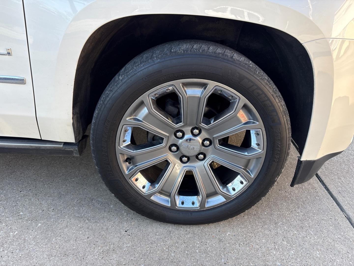 2015 WHITE GMC YUKON DENALI (1GKS2CKJ3FR) with an 6.2L engine, Automatic transmission, located at 503 First Street, Canonsburg, PA, 15317, (724) 745-0566, 40.266006, -80.178413 - THIS VEHICLE IS UNDER CONSIGNMENT CLEAN CAR FAX! ONE OWNER! SUPER CLEAN! MUST SEE! BOSE SURROUND SOUND 3RD ROW 2ND ROW CAPTAIN CHAIRS REAR ENTERTAINMENT TOW PACKAGE SUNROOF HEATED LEATHER SEATS NAVIGATION REAR VIEW CAMERA TRI-ZONE CLIMATE CONTROL WIRELESS CHARGING REMOTE START POWE- Photo#11