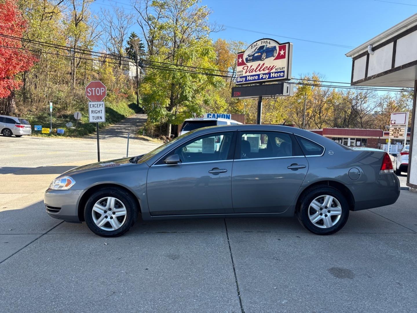 2008 GREY CHEVROLET IMPALA LS (2G1WB58N981) with an 3.5L engine, Automatic transmission, located at 503 First Street, Canonsburg, PA, 15317, (724) 745-0566, 40.266006, -80.178413 - ONE OWNER! CLEAN CAR FAX! AM/FM/CD/MP3/XM SATELLITE RADIO CLOTH INTERIOR CRUISE CONTROL TPS MONITOR OIL LIFE MONITORING SYSTEM REMOTE KEYLESS ENTRY WE FINANCE! FAST AND EASY APPROVALS! APPLY ONLINE: WWW.USEDCARSCANONSBURGPA.COM CALL US: 724-745-0566 TEXT US: 724-825-1817- Photo#1