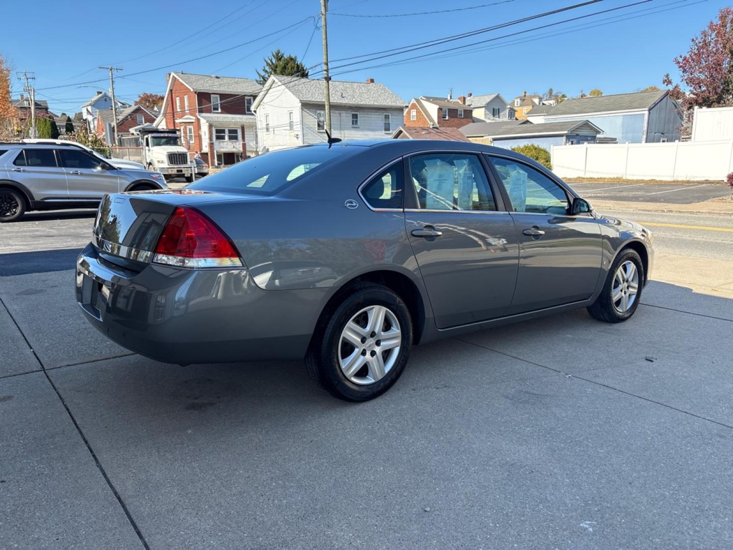 2008 GREY CHEVROLET IMPALA LS (2G1WB58N981) with an 3.5L engine, Automatic transmission, located at 503 First Street, Canonsburg, PA, 15317, (724) 745-0566, 40.266006, -80.178413 - ONE OWNER! CLEAN CAR FAX! AM/FM/CD/MP3/XM SATELLITE RADIO CLOTH INTERIOR CRUISE CONTROL TPS MONITOR OIL LIFE MONITORING SYSTEM REMOTE KEYLESS ENTRY WE FINANCE! FAST AND EASY APPROVALS! APPLY ONLINE: WWW.USEDCARSCANONSBURGPA.COM CALL US: 724-745-0566 TEXT US: 724-825-1817- Photo#4