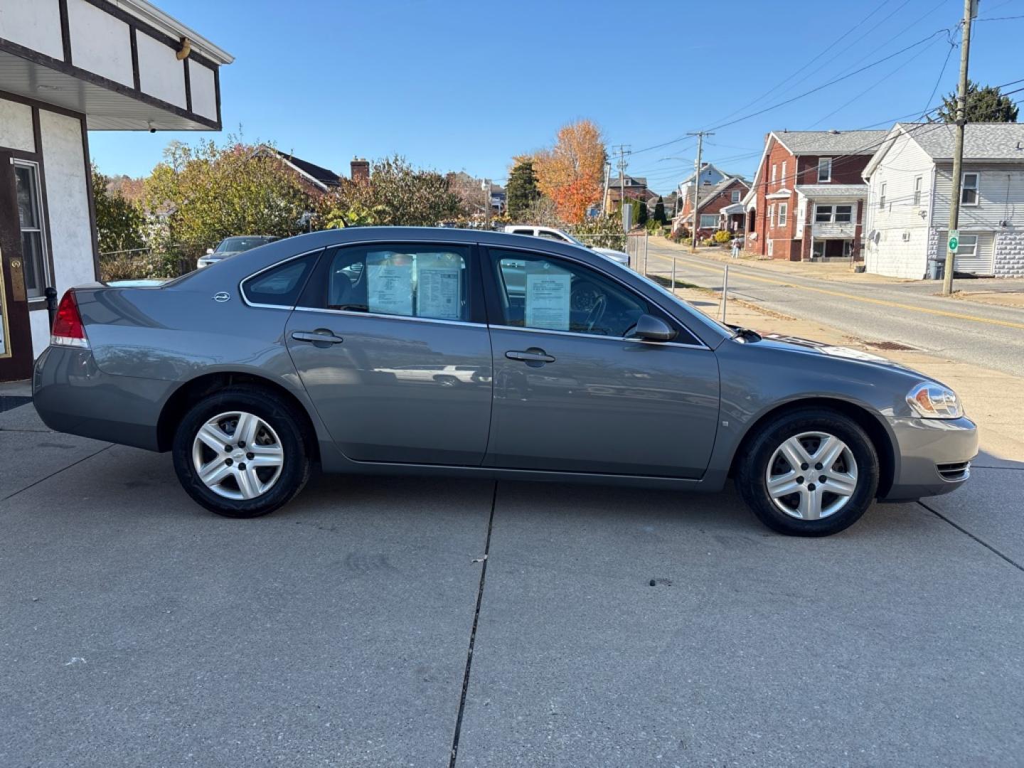 2008 GREY CHEVROLET IMPALA LS (2G1WB58N981) with an 3.5L engine, Automatic transmission, located at 503 First Street, Canonsburg, PA, 15317, (724) 745-0566, 40.266006, -80.178413 - ONE OWNER! CLEAN CAR FAX! AM/FM/CD/MP3/XM SATELLITE RADIO CLOTH INTERIOR CRUISE CONTROL TPS MONITOR OIL LIFE MONITORING SYSTEM REMOTE KEYLESS ENTRY WE FINANCE! FAST AND EASY APPROVALS! APPLY ONLINE: WWW.USEDCARSCANONSBURGPA.COM CALL US: 724-745-0566 TEXT US: 724-825-1817- Photo#5