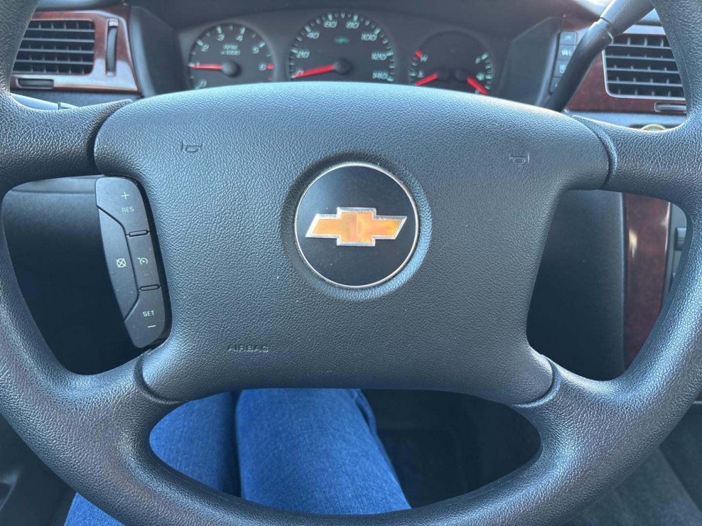 2008 GREY CHEVROLET IMPALA LS (2G1WB58N981) with an 3.5L engine, Automatic transmission, located at 503 First Street, Canonsburg, PA, 15317, (724) 745-0566, 40.266006, -80.178413 - ONE OWNER! CLEAN CAR FAX! AM/FM/CD/MP3/XM SATELLITE RADIO CLOTH INTERIOR CRUISE CONTROL TPS MONITOR OIL LIFE MONITORING SYSTEM REMOTE KEYLESS ENTRY WE FINANCE! FAST AND EASY APPROVALS! APPLY ONLINE: WWW.USEDCARSCANONSBURGPA.COM CALL US: 724-745-0566 TEXT US: 724-825-1817- Photo#25