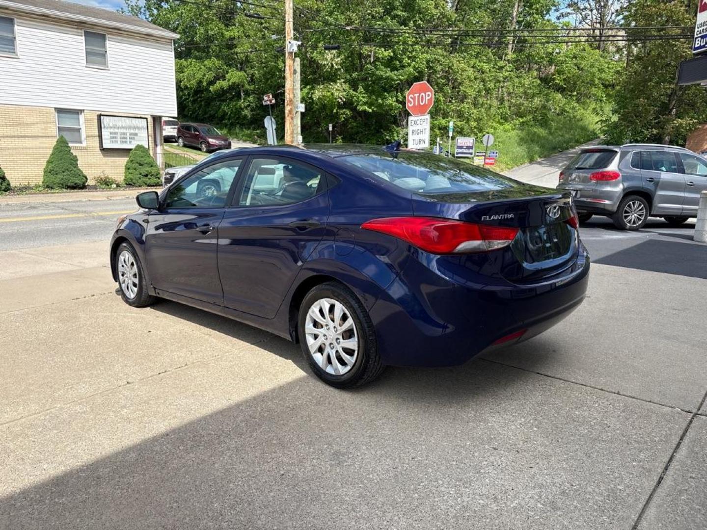 2011 BLUE HYUNDAI ELANTRA GLS (5NPDH4AE1BH) with an 1.8L engine, Automatic transmission, located at 503 First Street, Canonsburg, PA, 15317, (724) 745-0566, 40.266006, -80.178413 - Photo#2