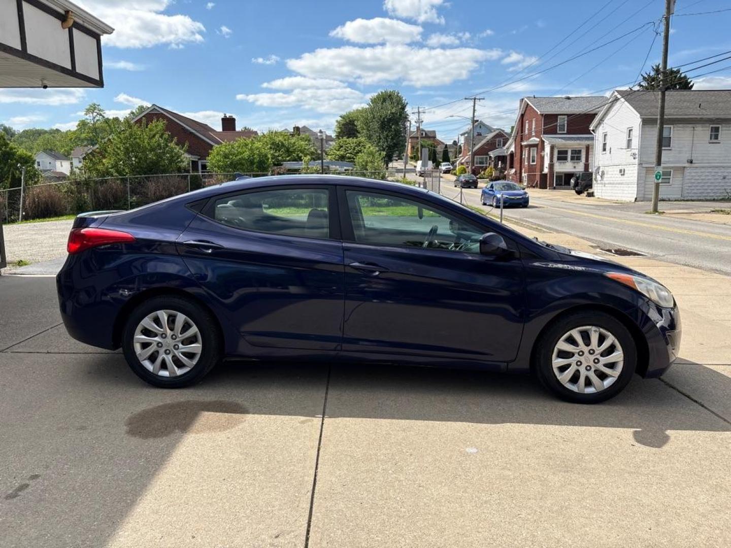 2011 BLUE HYUNDAI ELANTRA GLS (5NPDH4AE1BH) with an 1.8L engine, Automatic transmission, located at 503 First Street, Canonsburg, PA, 15317, (724) 745-0566, 40.266006, -80.178413 - Photo#5