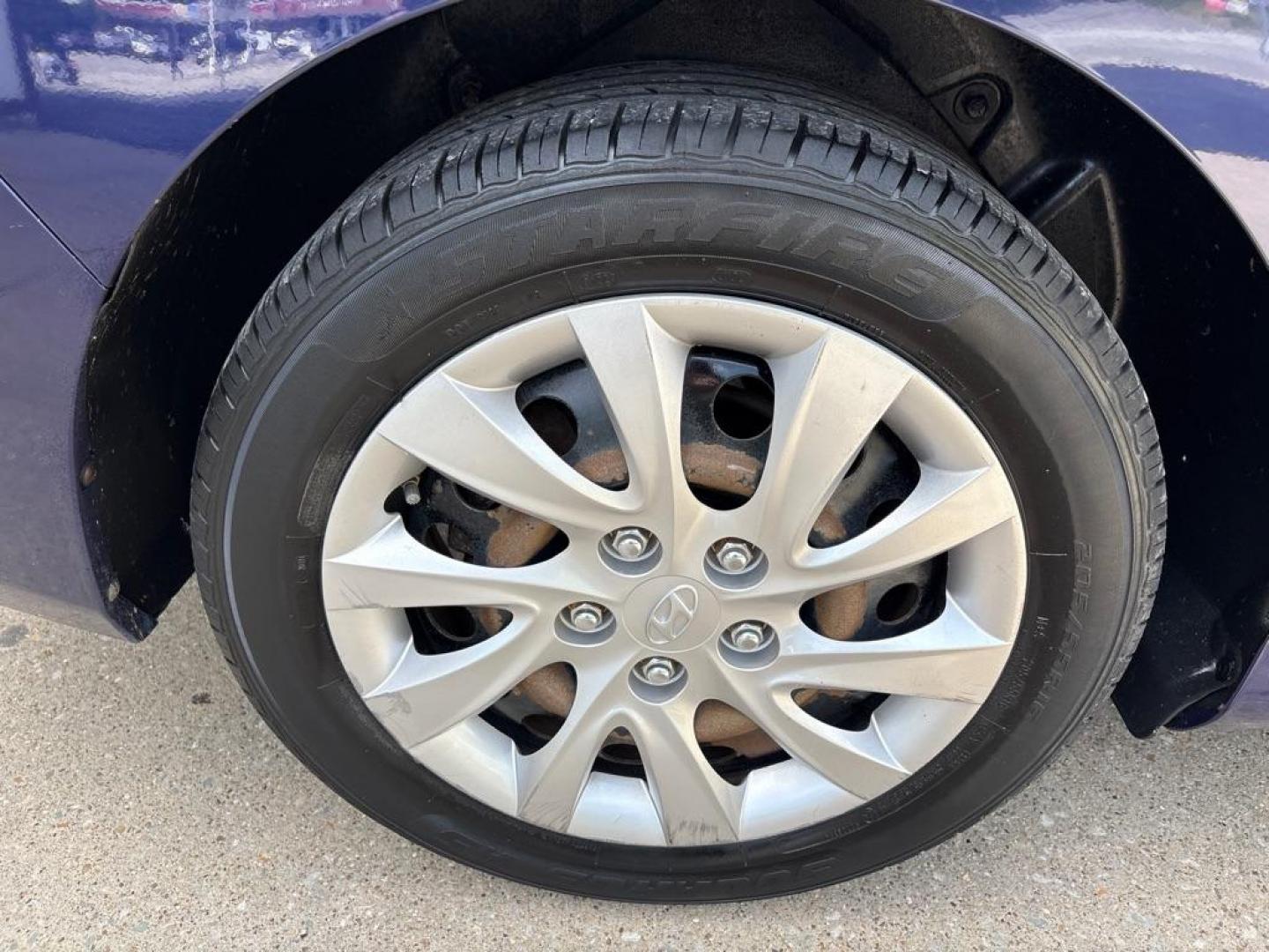 2011 BLUE HYUNDAI ELANTRA GLS (5NPDH4AE1BH) with an 1.8L engine, Automatic transmission, located at 503 First Street, Canonsburg, PA, 15317, (724) 745-0566, 40.266006, -80.178413 - Photo#11