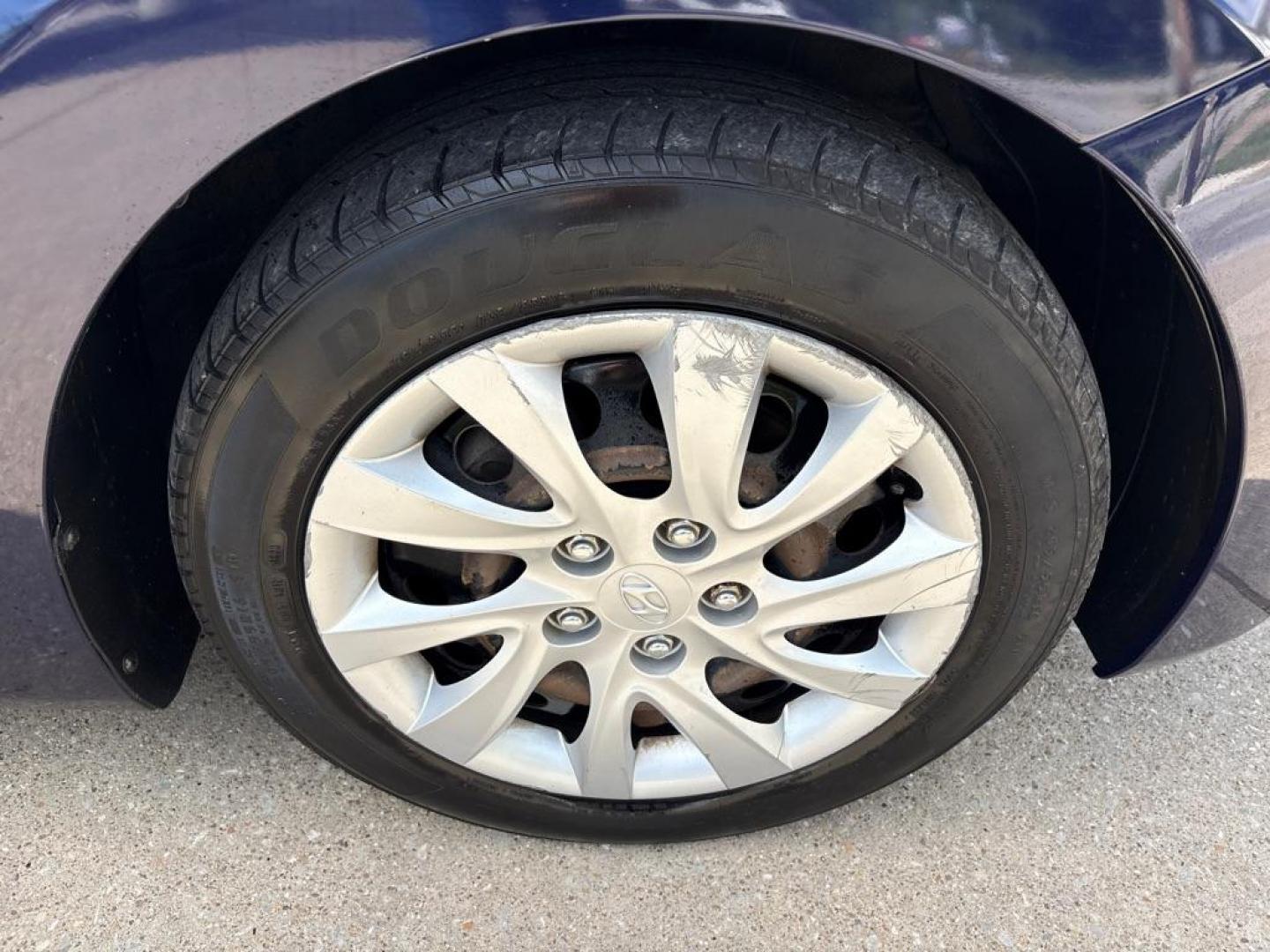 2011 BLUE HYUNDAI ELANTRA GLS (5NPDH4AE1BH) with an 1.8L engine, Automatic transmission, located at 503 First Street, Canonsburg, PA, 15317, (724) 745-0566, 40.266006, -80.178413 - Photo#12