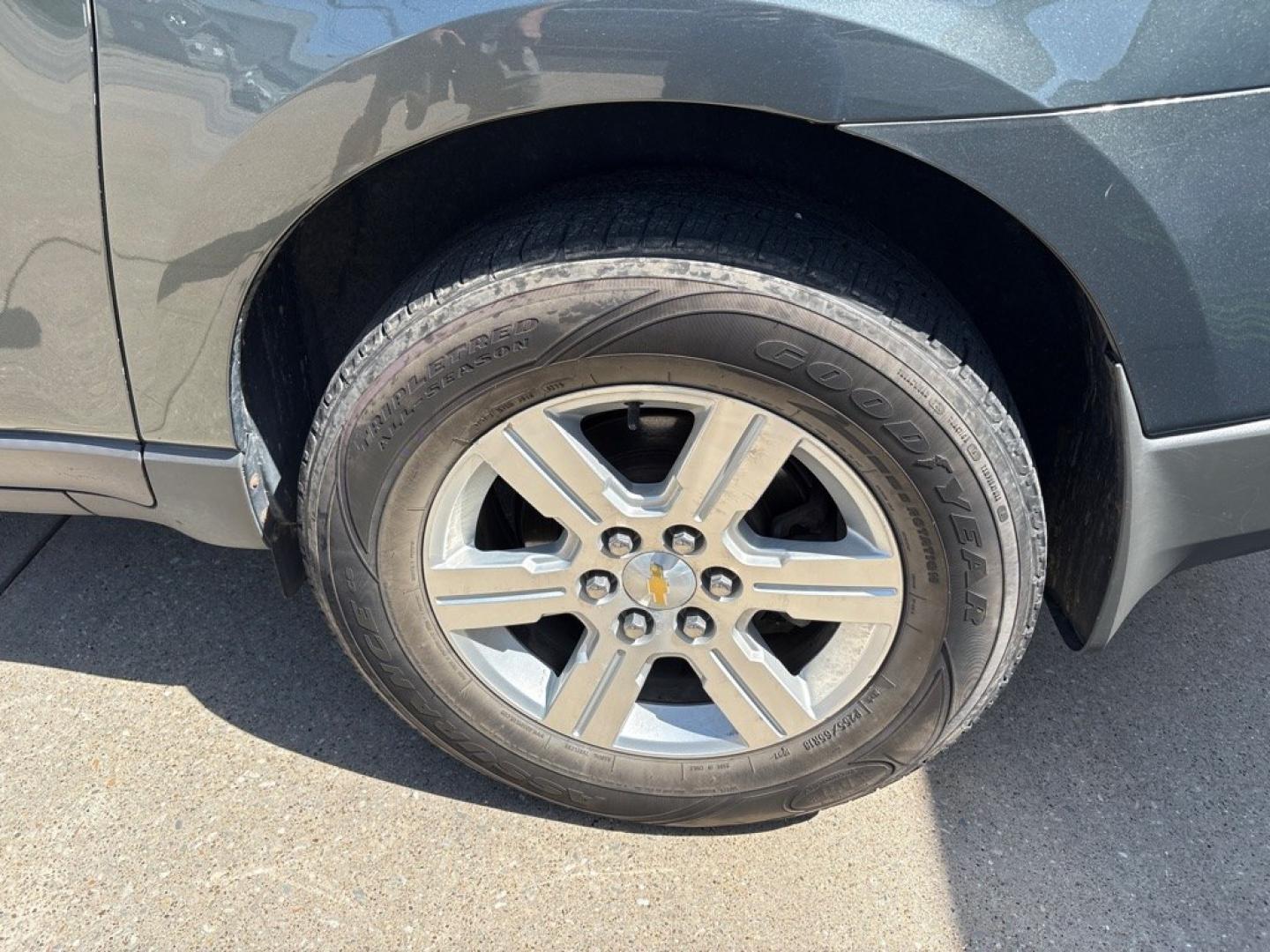 2011 GREEN CHEVROLET TRAVERSE LT (1GNKVJED5BJ) with an 3.6L engine, Automatic transmission, located at 503 First Street, Canonsburg, PA, 15317, (724) 745-0566, 40.266006, -80.178413 - THIS VEHICLE IS UNDER CONSIGNMENT CLEAN CAR FAX! MPG: 16 CITY / 23 HIGHWAY AWD 3RD ROW 2ND ROW CAPTIAN CHAIRS ON STAR REMOTE START BACK UP CAMERA LEATHER SUNROOF REAR POWER LIFT GATE AM/FM/CD/USB/XM/MP3/ON STAR BOSE 10 SPEAKER PREMIUM SOUND TRI-ZONE CLIMATE CONTROL WE FINANCE! F- Photo#10