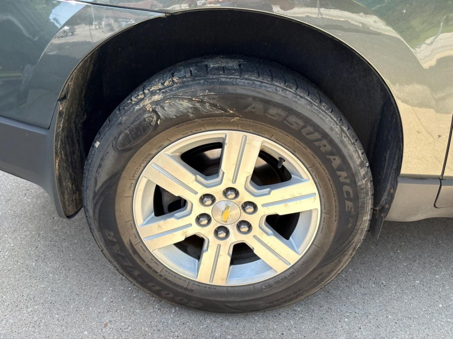 2011 GREEN CHEVROLET TRAVERSE LT (1GNKVJED5BJ) with an 3.6L engine, Automatic transmission, located at 503 First Street, Canonsburg, PA, 15317, (724) 745-0566, 40.266006, -80.178413 - THIS VEHICLE IS UNDER CONSIGNMENT CLEAN CAR FAX! MPG: 16 CITY / 23 HIGHWAY AWD 3RD ROW 2ND ROW CAPTIAN CHAIRS ON STAR REMOTE START BACK UP CAMERA LEATHER SUNROOF REAR POWER LIFT GATE AM/FM/CD/USB/XM/MP3/ON STAR BOSE 10 SPEAKER PREMIUM SOUND TRI-ZONE CLIMATE CONTROL WE FINANCE! F- Photo#11