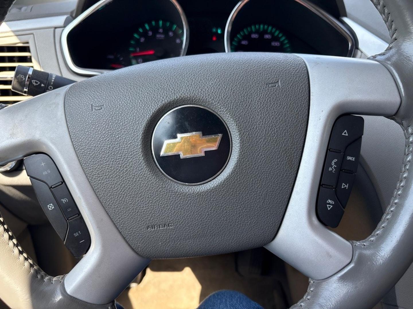 2011 GREEN CHEVROLET TRAVERSE LT (1GNKVJED5BJ) with an 3.6L engine, Automatic transmission, located at 503 First Street, Canonsburg, PA, 15317, (724) 745-0566, 40.266006, -80.178413 - THIS VEHICLE IS UNDER CONSIGNMENT CLEAN CAR FAX! MPG: 16 CITY / 23 HIGHWAY AWD 3RD ROW 2ND ROW CAPTIAN CHAIRS ON STAR REMOTE START BACK UP CAMERA LEATHER SUNROOF REAR POWER LIFT GATE AM/FM/CD/USB/XM/MP3/ON STAR BOSE 10 SPEAKER PREMIUM SOUND TRI-ZONE CLIMATE CONTROL WE FINANCE! F- Photo#31
